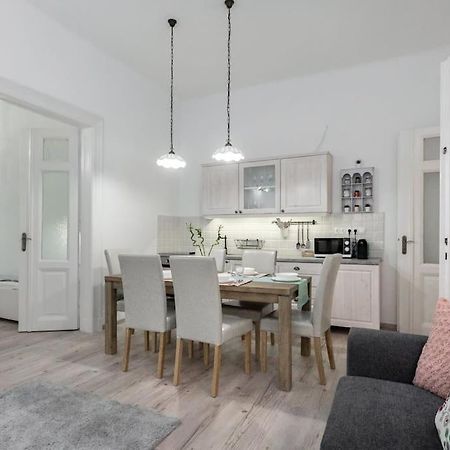 בודפשט Perfect Day 3 -3 Bedr, 2 Bathrooms מראה חיצוני תמונה