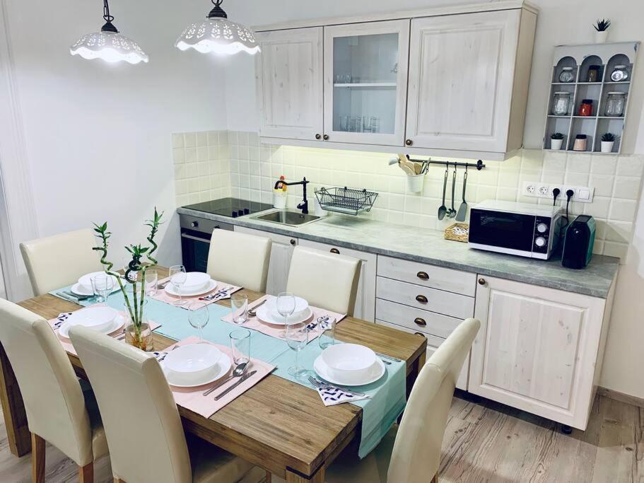 בודפשט Perfect Day 3 -3 Bedr, 2 Bathrooms מראה חיצוני תמונה