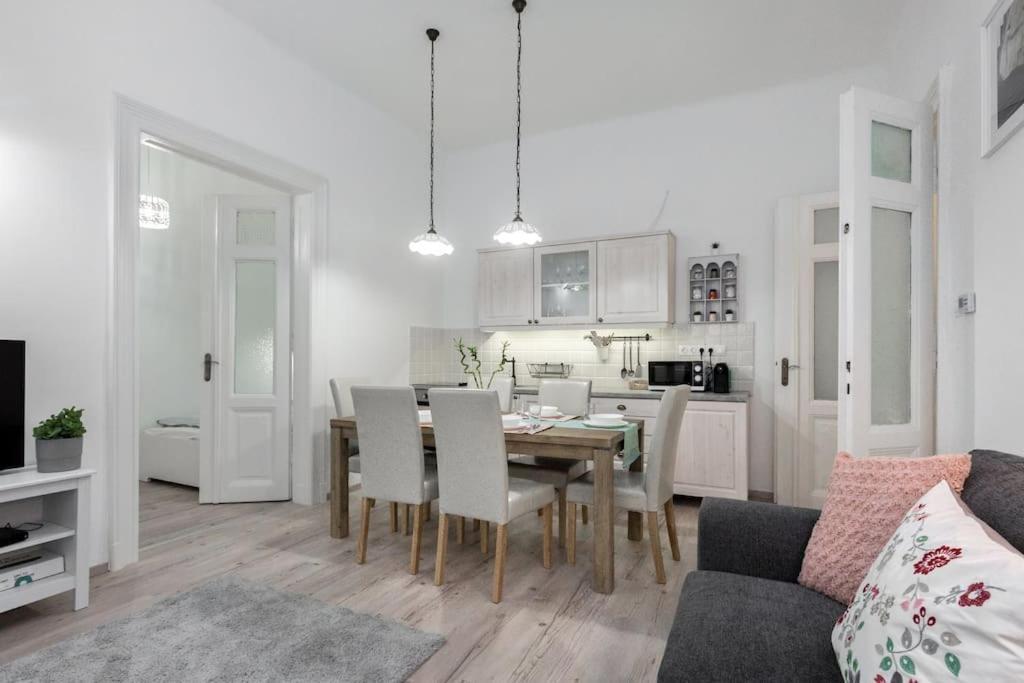 בודפשט Perfect Day 3 -3 Bedr, 2 Bathrooms מראה חיצוני תמונה